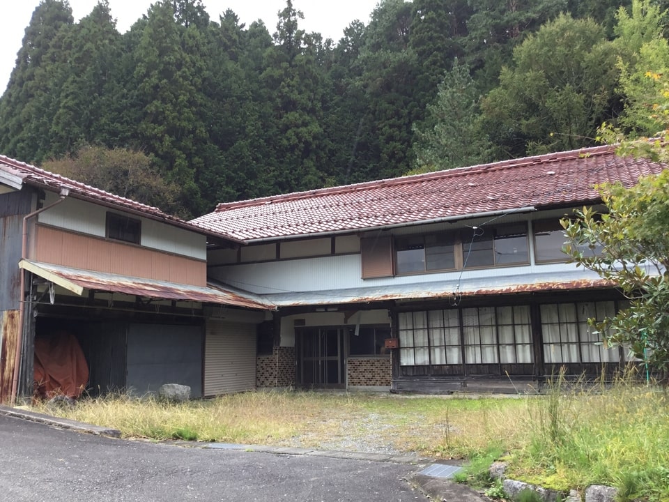 広い田畑付きの築120年の古民家の物件の写真